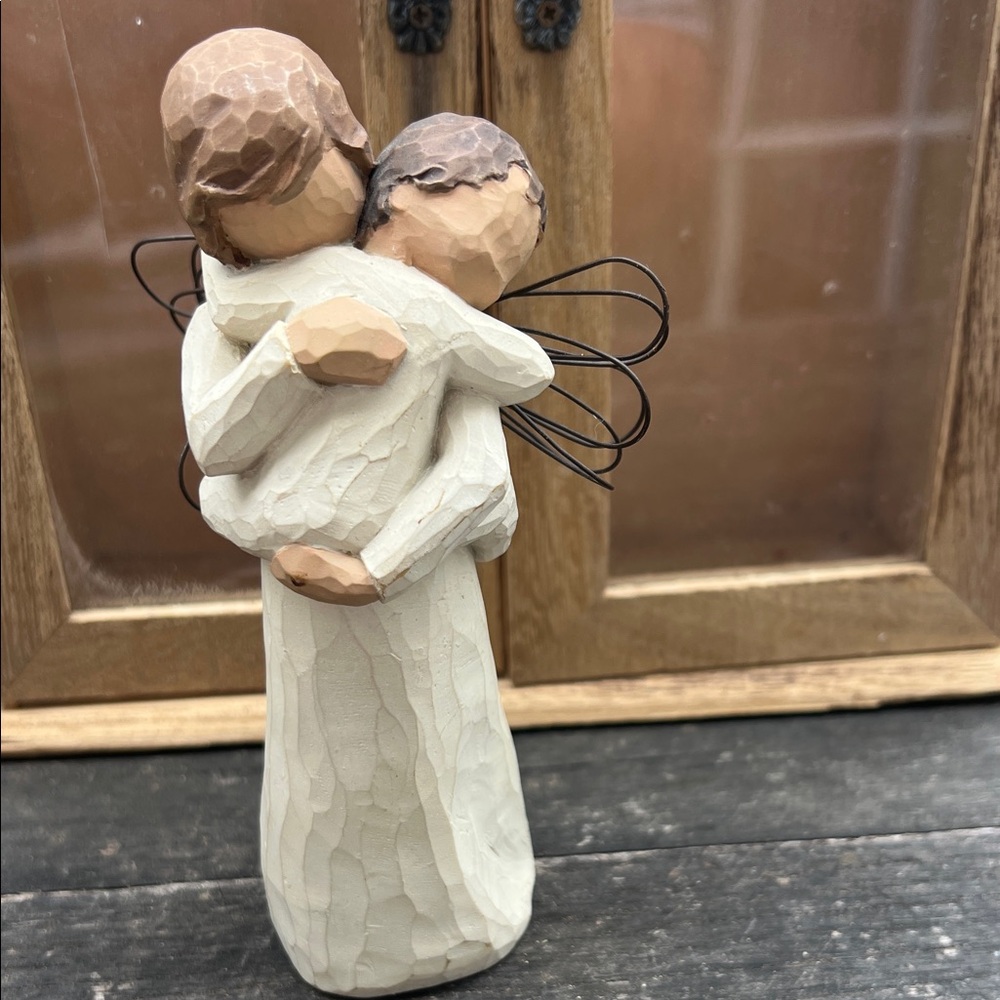 Demdaco Family Embrace Sculpture - Cream and Tan - Picture 8 of 9